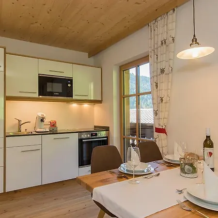 Hinterjetzbachhof * 마리아알름암스타이너르넨미어